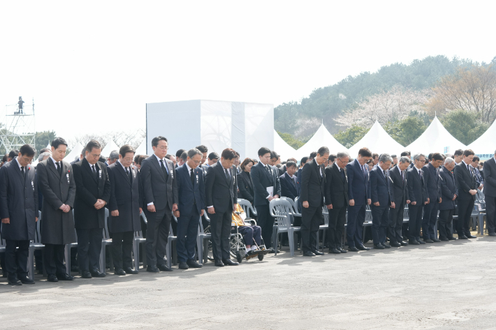 3일 제주4.3 평화공원에서 열린 제77주년 제주4.3 추념식에는 야당을 중심으로 주요 정치인들이 대거 참석했다. 제주도 제공