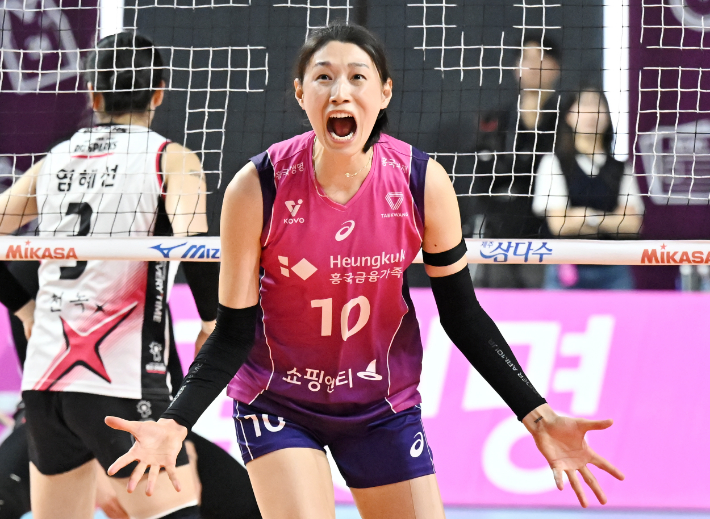 포효하는 김연경. KOVO 제공