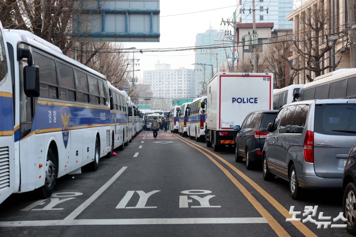 윤석열 대통령 탄핵선고일 헌법재판관 출근
