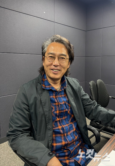 강원CBS.강원영동CBS 시사프로그램 <최진성의 위클리오늘>에 출연한 백향씨어터 권대혁 대표. 최진성 아나운서