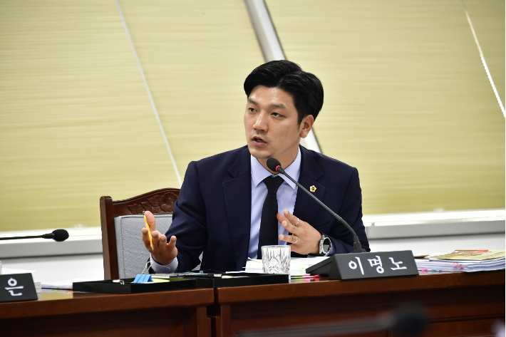 이명노 광주시의원 상임위 활동 모습. 광주시의회 제공 