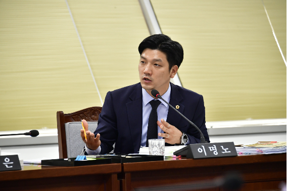이명노 광주시의원 상임위 활동 모습. 광주시의회 제공 