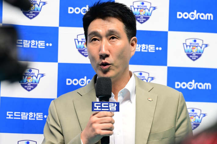한국전력과 재계약한 권영민 감독. 한국배구연맹