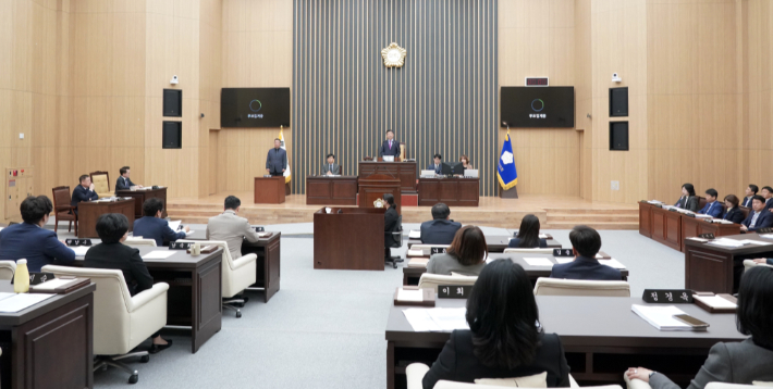 춘천시의회가 9일 제341회 춘천시의회 임시회 제2차 본회의를 끝으로 14일간의 일정을 마무리했다. 춘천시의회 제공