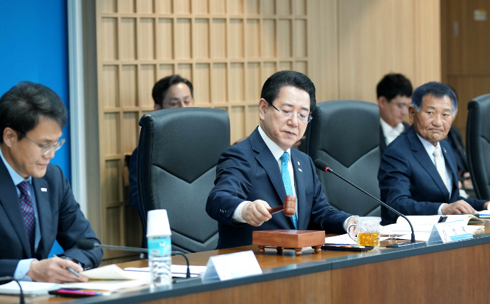 김영록 전남지사가 9일 전남 동부지역본부에서 열린 '여수·순천 10·19사건 제13차 실무위원회'를 주재하고 있다. 전라남도 제공 
