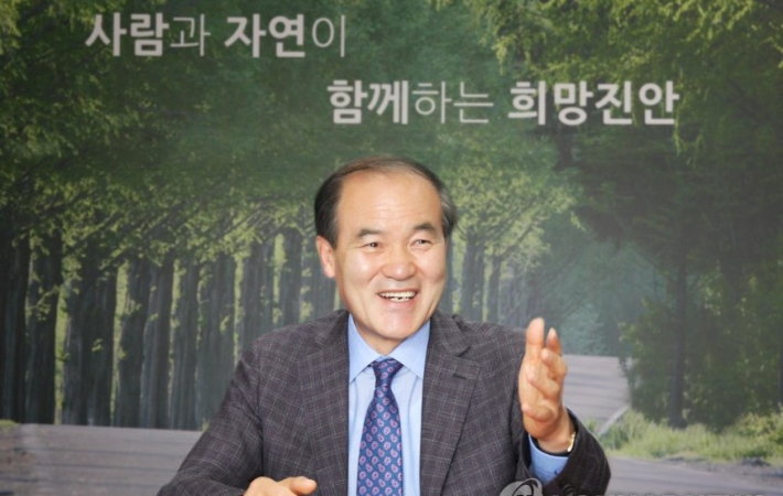 이항로 전 진안군수. 연합뉴스