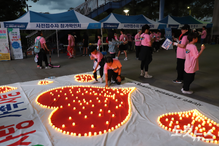 포항생명의전화는 1992년 개원한 뒤 '시민상담교실'과 '생명사랑 밤길걷기 캠페인'(사진)등을 통해 지역에서 생명사랑과 존중을 실천하고 있다. 유상원 아나운서