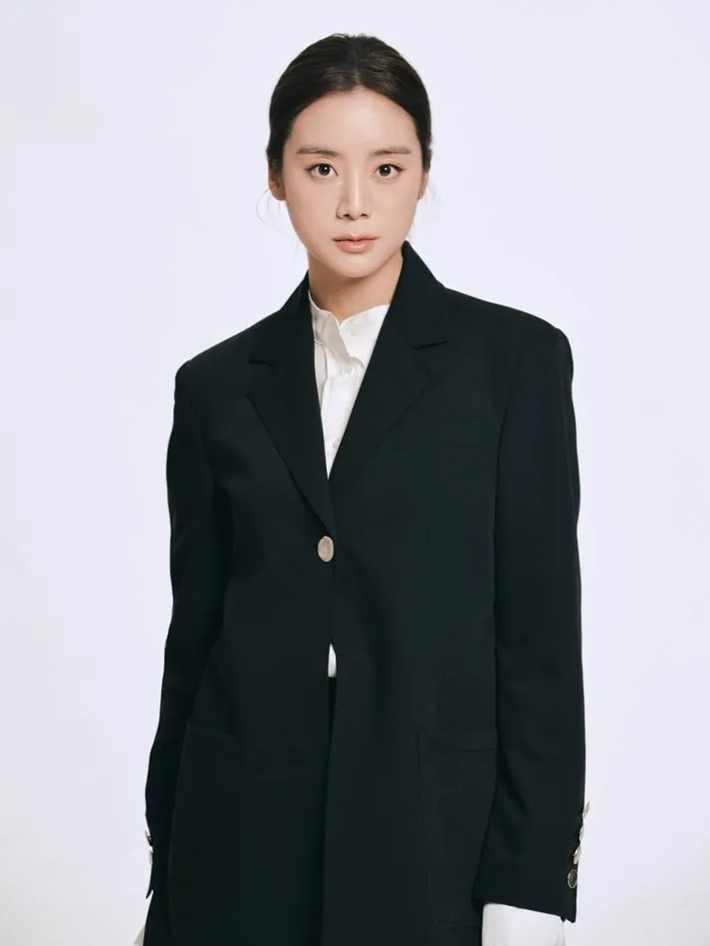 원더걸스 멤버이자 방송인, 작가로 활동 중인 혜림. 웨이브엔터테인먼트 제공