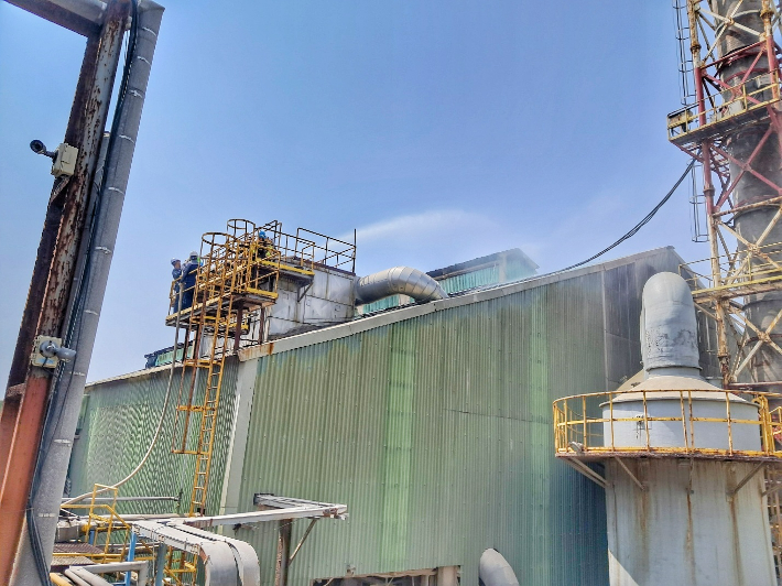 10일 오전 10시 58분쯤 울산 울주군 온산공단내 비료공장인 KG케미칼에서 화재가 발생했다. 울산소방본부 제공