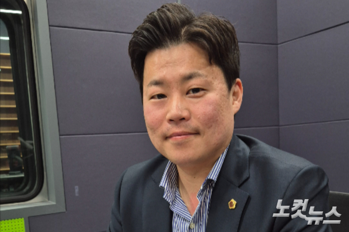 강원CBS.강원영동CBS 시사프로그램 <최진성의 위클리오늘>에 출연한 강원도의회 김용래 의원. 강민주 PD