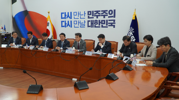 더불어민주당 산불재난긴급대응특별위원회 전체회의. 허성무 의원실 제공