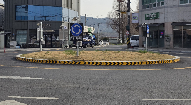 전남 담양에 설치된 회전교차로. 전남도 제공