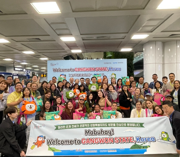 지난 12일 강원 양양국제공항에 입국한 필리핀 관광객. 강원도글로벌본부 제공