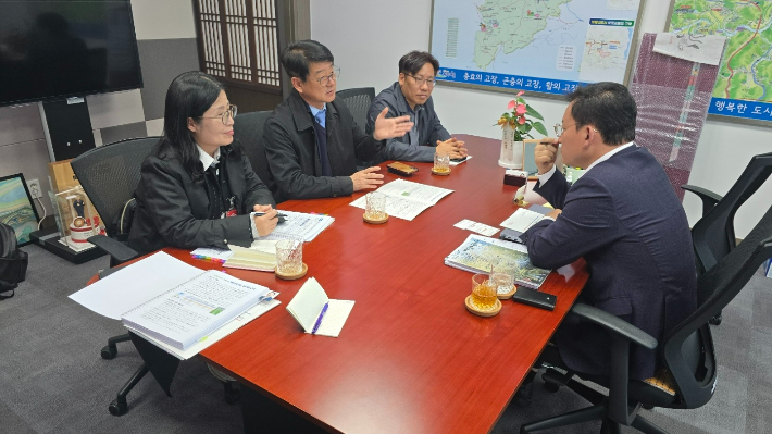 국가 녹조대응 종합센터 설립 국회 건의. 경남도청 제공 