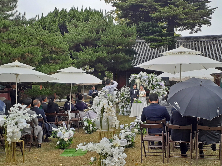 경주문화원에서 열린 '행복 결혼식' 모습. 경주시 제공