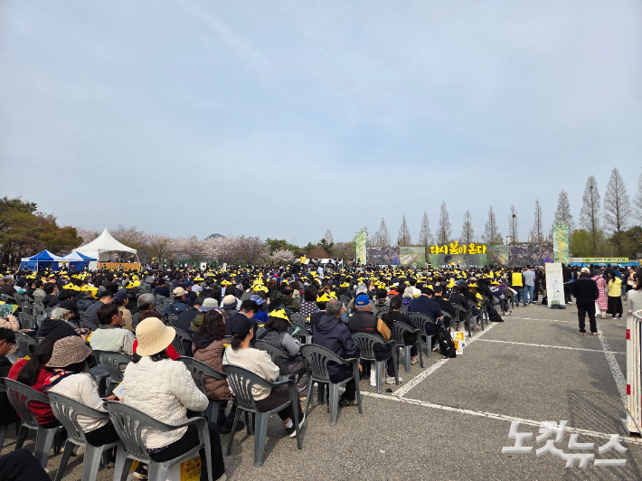 "도울 방법 없다면, 기억하려고요"…세월호 참사 11주기