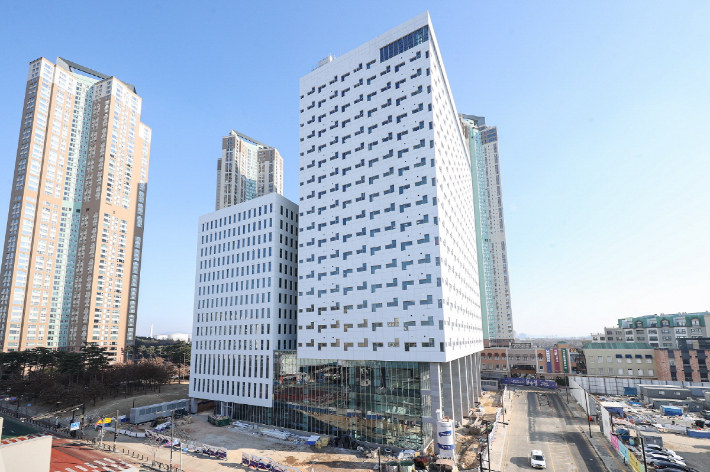 고양시에서 소유한 백석동 업무빌딩. 고양시 제공