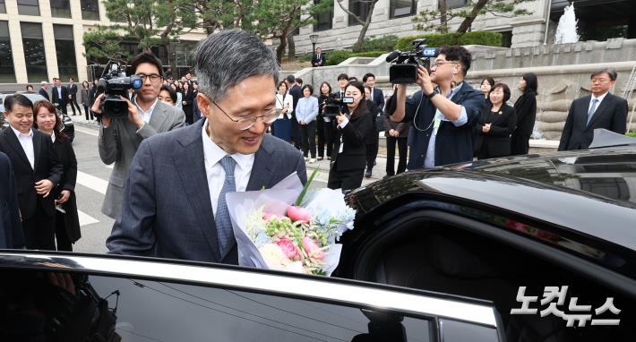 헌재 떠나는 문형배 권한대행