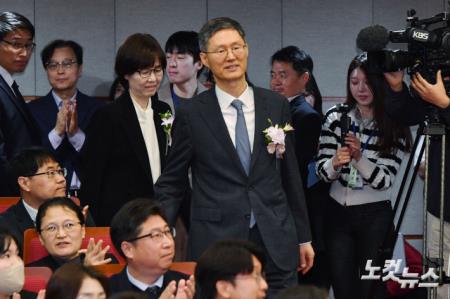 퇴임식 참석하는 문형배-이미선