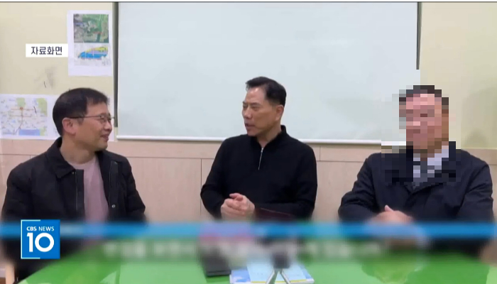 정은수 소장(맨 왼쪽)은 부산 세계로교회에서 중등부 교사를 맡고 있다. 손현보 목사(가운데) 별 문제가 없다는 입장을 밝혔다. 
