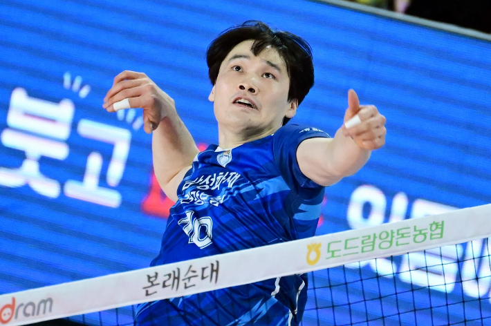 한국전력과 FA 계약한 김정호. 한국배구연맹 
