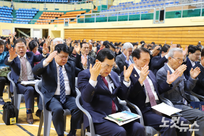 이번 부활절 연합예배에는 경주지역 기관단체장과 교계인사, 교인 등 1천여 명이 참석했다. 유상원 아나운서