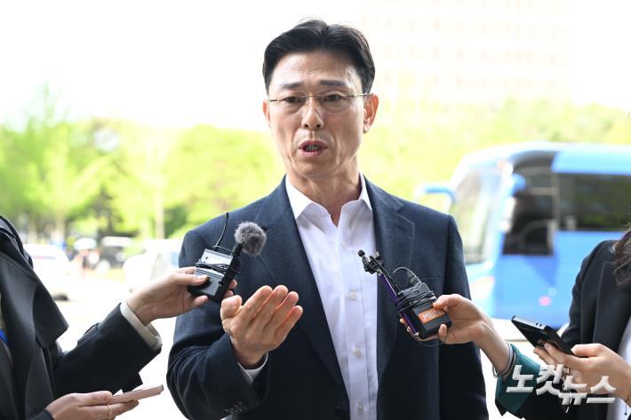 임성근, 휴대전화 포렌식 참관위해 공수처 출석