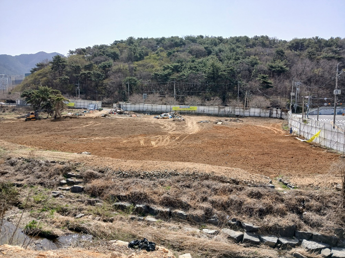 용동근린공원 부지 환경정비. 창원시 제공 