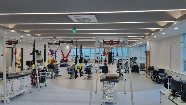 근로복지공단이 직접 운영하는 산업재해 재활치료 공공 의료기관. 경북 구미시 제공