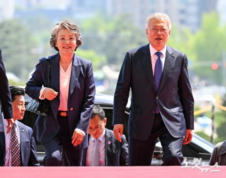 문재인 전 대통령-김정숙 여사, 국회 도착