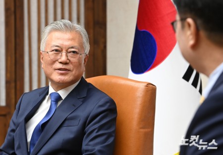 문재인 전 대통령 국회 방문