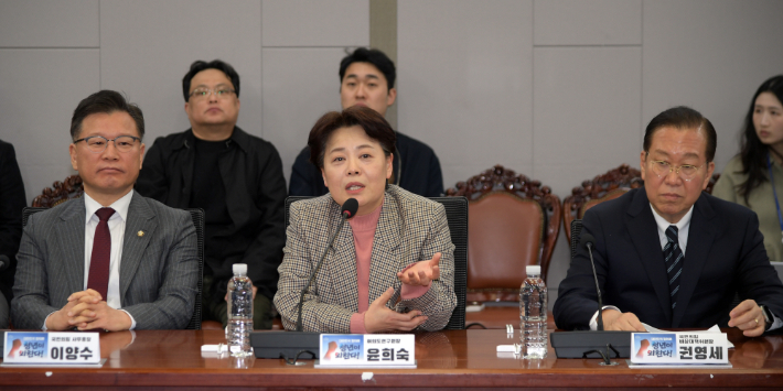4월 1일 서울 여의도 국회 의원회관에서 열린 여의도연구원 주최 <대한민국 정치에 청년이 외친다!> 토론회에서 윤희숙 여의도연구원장이 개회사를 하고 있다. 윤창원 기자