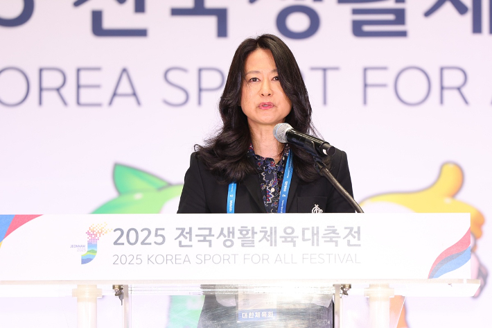 '2025 전국생활체육대축전' 폐회식에서 인사말을 하고 있는 대한체육회 김나미 사무총장. 대한체육회 제공 