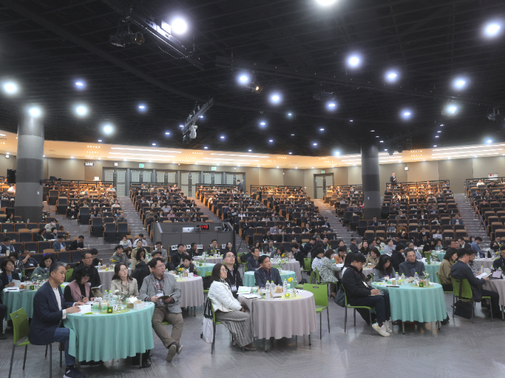 지난 4월 목회 로드맵 세미나 참가자들이 강의를 듣고 있는 모습. 수영로교회 제공