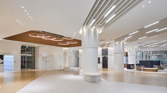 경북대 간호대학 1층 로비 전경. 경북대 제공 