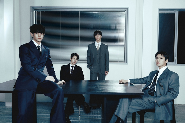 그룹 비스트. 어라운드어스 제공