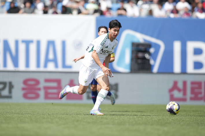 전진우. 한국프로축구연맹 제공
