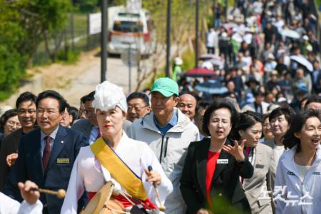개통식장 향하는 오세훈 서울시장