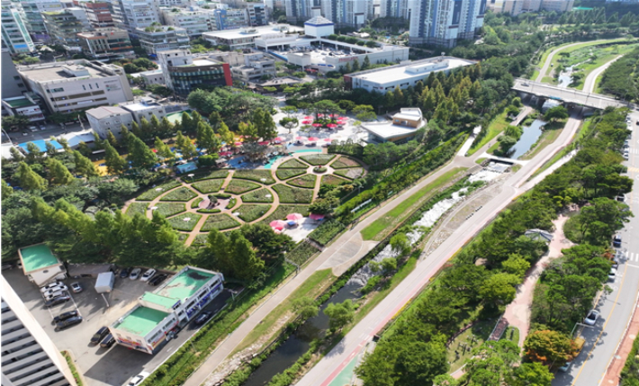 기장군 좌광천 친수공간이 부산 제2호 지방정원으로 등록됐다. 기장군 좌광천 친수공간이 부산 제2호 지방정원으로 등록됐다. 부산시 제공