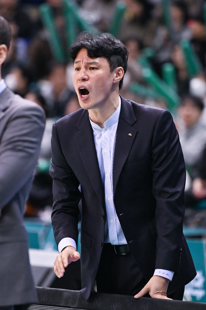 DB, WKBL 베테랑 코치 진경석 영입 "감독과 선수 가교 역할 기대"