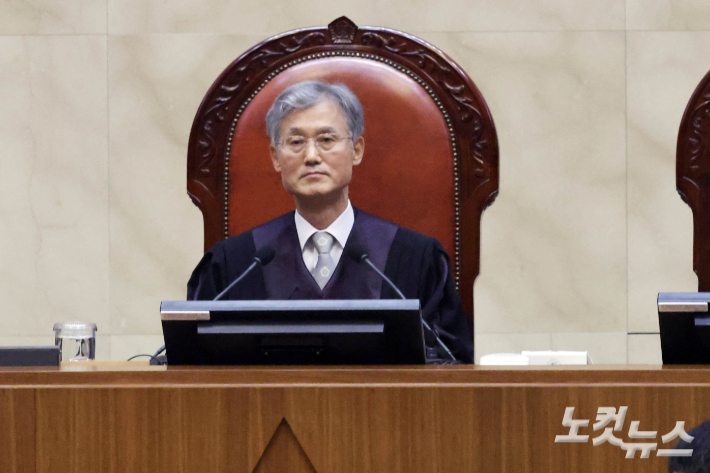 조희대 대법원장 과거 판결 '파묘'…14살 임신시킨 40대 男 '무죄'[오목조목]