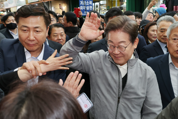 동해안 도는 李, 신변 위협에 "눈인사만…안타까운 마음"[영상]