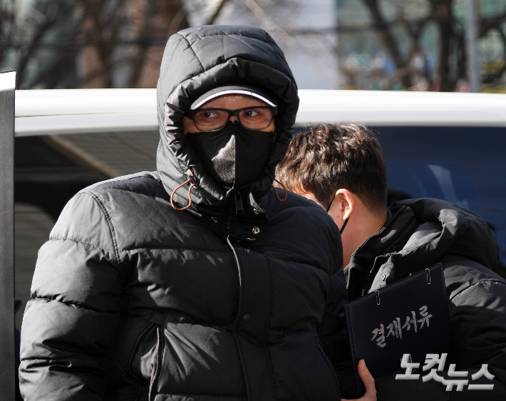 '통일교·김건희 의혹' 건진법사, 검찰 출석…윤석열 압수수색 사흘만