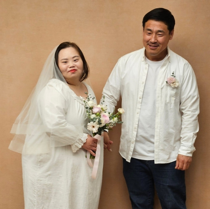 '우리들의 블루스' 정은혜 작가, 1년 열애 끝 결혼