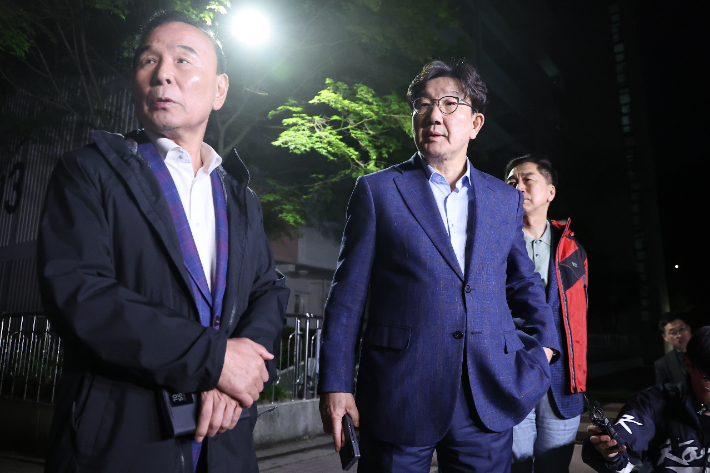 김문수 찾아 삼만리…대답은 "쌍권 개입 말라"