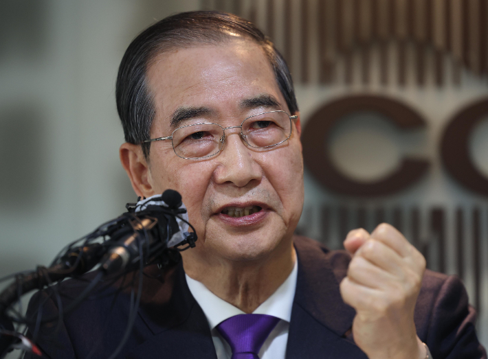 한덕수 무소속 대선 예비후보가 7일 서울 중구 한국프레스센터에서 열린 서울외신기자클럽 초청 기자간담회에서 발언하고 있다. 연합뉴스