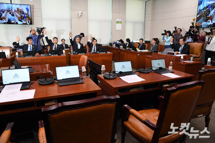 7일 오후 국회 법제사법위원회 전체회의에서 조희대 대법원장 청문회계획서가 통과되고 있다. 황진환 기자