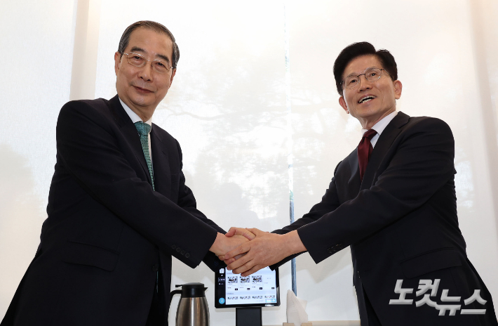 [속보]김문수-한덕수, 단일화 회담 1시간 15분만에 종료