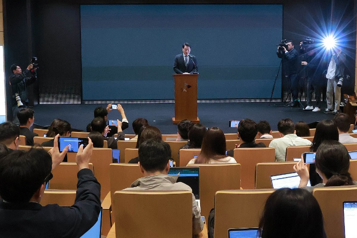 SKT, 청문회 앞두고 '위약금 면제'만은 확답 못하는 이유