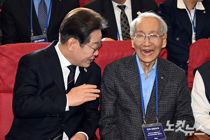 이재명 "노인 기초·국민연금 감액 개선…간병비 부담도 분산"